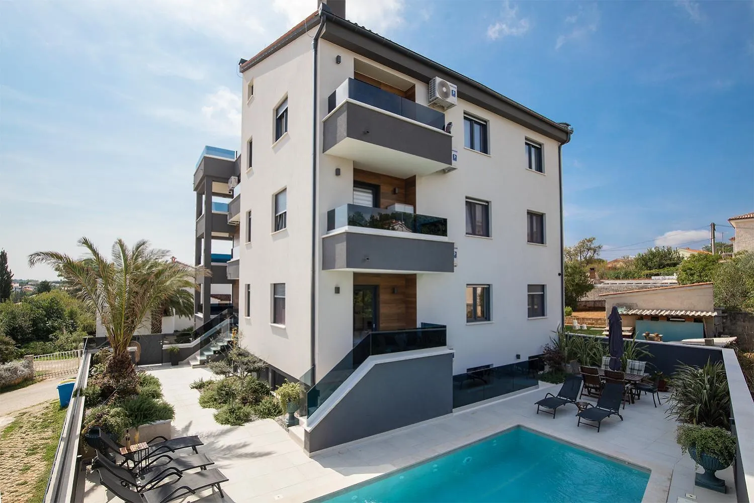 Apartments Sara III Liznjan